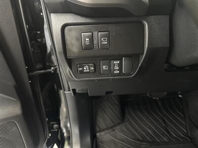 2023 Toyota Tacoma Limited (2 OWNERS) LOW MILES 66K - Photo 17 - Portland, OR 97267