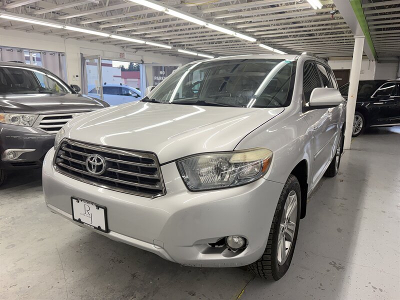 2009 Toyota Highlander Sport ONE OWNER 34 SERVICE REC   - Photo 1 - Portland, OR 97267
