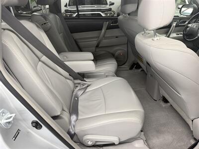 2009 Toyota Highlander Sport ONE OWNER 34 SERVICE REC - Photo 12 - Portland, OR 97267