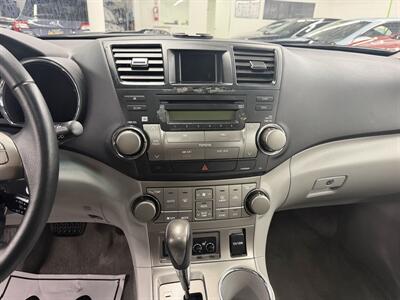 2009 Toyota Highlander Sport ONE OWNER 34 SERVICE REC - Photo 14 - Portland, OR 97267