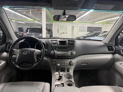 2009 Toyota Highlander Sport ONE OWNER 34 SERVICE REC - Photo 8 - Portland, OR 97267