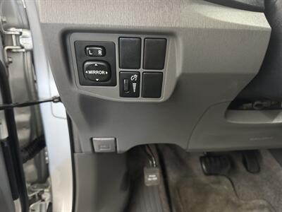 2010 Toyota Prius II (LOW MILES 44K) GREAT DEAL - Photo 17 - Portland, OR 97267