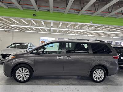2017 Toyota Sienna XLE 7-Passenger ONE OWNER AWD - Photo 8 - Portland, OR 97267