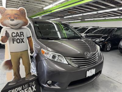 2017 Toyota Sienna XLE 7-Passenger ONE OWNER AWD - Photo 3 - Portland, OR 97267