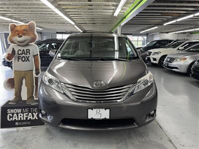 2017 Toyota Sienna XLE 7-Passenger ONE OWNER AWD - Photo 2 - Portland, OR 97267
