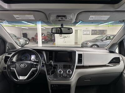 2017 Toyota Sienna XLE 7-Passenger ONE OWNER AWD - Photo 10 - Portland, OR 97267