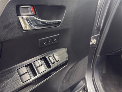 2017 Toyota RAV4 Limited LOW MILE 75K   - Photo 10 - Portland, OR 97267