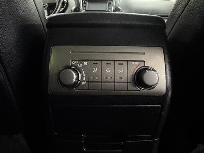 2013 Toyota Highlander SE 2 OWNER 30 SERVICE   - Photo 15 - Portland, OR 97267