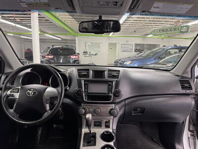 2013 Toyota Highlander SE 2 OWNER 30 SERVICE   - Photo 8 - Portland, OR 97267