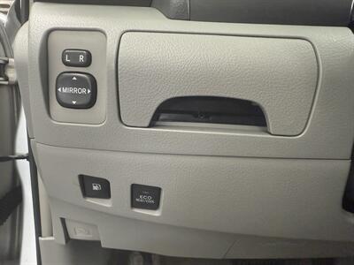 2010 Toyota Camry Hybrid ONE OWNER 29 SERVICE   - Photo 19 - Portland, OR 97267