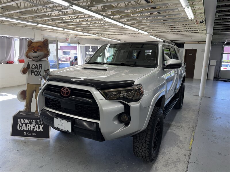 2020 Toyota 4Runner TRD Off-Road (2 OWNERS)   - Photo 1 - Portland, OR 97267