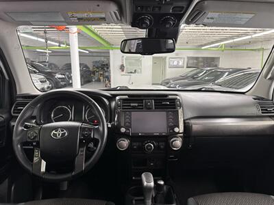 2020 Toyota 4Runner TRD Off-Road (2 OWNERS) - Photo 10 - Portland, OR 97267