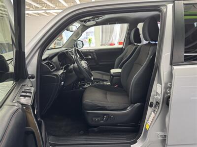 2020 Toyota 4Runner TRD Off-Road (2 OWNERS) - Photo 13 - Portland, OR 97267