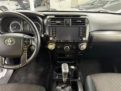 2020 Toyota 4Runner TRD Off-Road (2 OWNERS) - Photo 11 - Portland, OR 97267