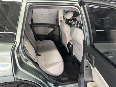 2015 Subaru Forester 2.5i ONE OWNER (29 SERVICE RECORDS) - Photo 14 - Portland, OR 97267