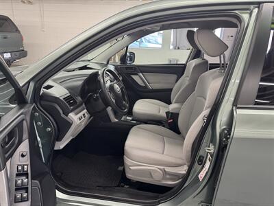 2015 Subaru Forester 2.5i ONE OWNER (29 SERVICE RECORDS) - Photo 11 - Portland, OR 97267