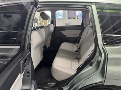 2015 Subaru Forester 2.5i ONE OWNER (29 SERVICE RECORDS) - Photo 12 - Portland, OR 97267