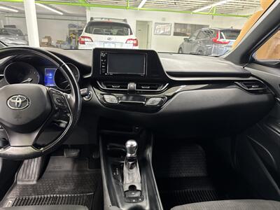 2018 Toyota C-HR XLE Premium (2 OWNERS) 24 SERVICE RECORDS - Photo 11 - Portland, OR 97267