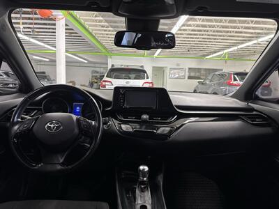 2018 Toyota C-HR XLE Premium (2 OWNERS) 24 SERVICE RECORDS - Photo 10 - Portland, OR 97267