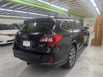 2017 Subaru Outback 2.5i Limited   - Photo 6 - Portland, OR 97267
