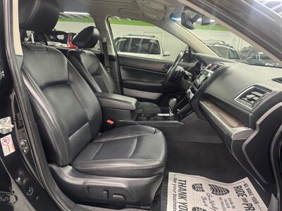 2017 Subaru Outback 2.5i Limited   - Photo 14 - Portland, OR 97267