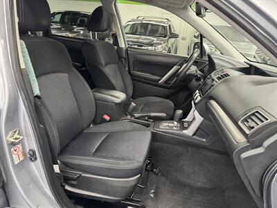 2017 Subaru Forester 2.5i Premium ONE OWNER   - Photo 13 - Portland, OR 97267