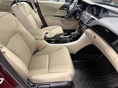 2017 Honda Accord LX w/Honda Sensing ONE OWNER   - Photo 16 - Portland, OR 97267