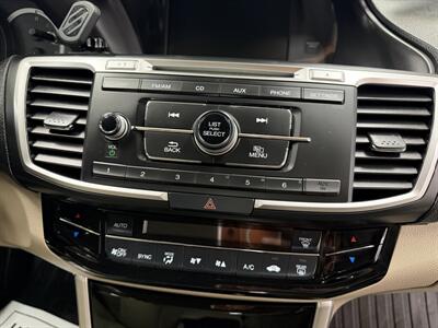 2017 Honda Accord LX w/Honda Sensing ONE OWNER   - Photo 12 - Portland, OR 97267
