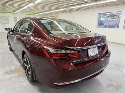 2017 Honda Accord LX w/Honda Sensing ONE OWNER   - Photo 6 - Portland, OR 97267