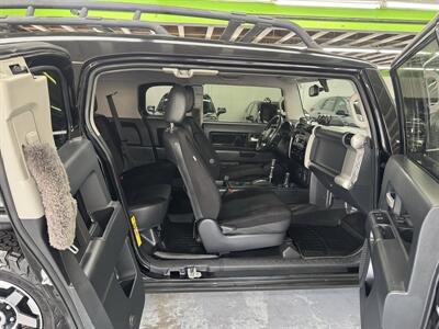 2014 Toyota FJ Cruiser RR DIFF RUST FREE - Photo 14 - Portland, OR 97267