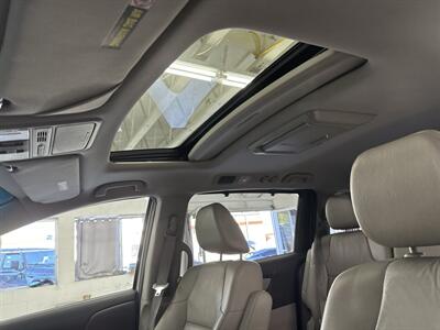 2011 Honda Odyssey EX-L 2 OWNERS (21 SERVICE RECORDS)   - Photo 18 - Portland, OR 97267