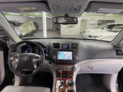 2011 Toyota Highlander Hybrid Limited TWO OWNER 20 SERVICE   - Photo 11 - Portland, OR 97267