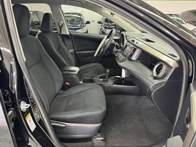 2015 Toyota RAV4 LE NO ACCIDENT 18 SERVICE   - Photo 13 - Portland, OR 97267