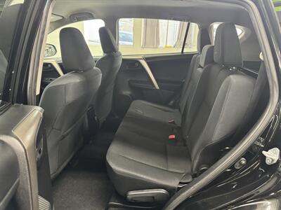2015 Toyota RAV4 LE NO ACCIDENT 18 SERVICE   - Photo 12 - Portland, OR 97267