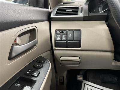 2012 Honda Odyssey EX LOW MILE 64K/ 23 SERVICE RECORD   - Photo 19 - Portland, OR 97267