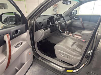 2009 Toyota Highlander Limited 2 OWNER 41 SERVICE   - Photo 9 - Portland, OR 97267