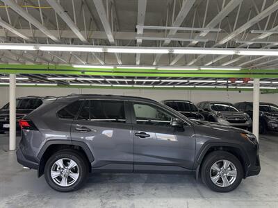 2025 Toyota RAV4 XLE ONE OWNER (LOW MILES 26K) - Photo 8 - Portland, OR 97267