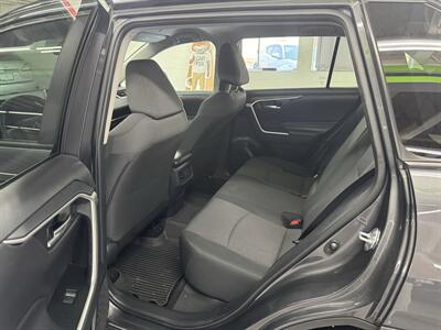 2025 Toyota RAV4 XLE ONE OWNER (LOW MILES 26K) - Photo 14 - Portland, OR 97267