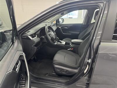 2025 Toyota RAV4 XLE ONE OWNER (LOW MILES 26K) - Photo 13 - Portland, OR 97267