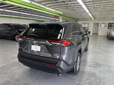 2025 Toyota RAV4 XLE ONE OWNER (LOW MILES 26K) - Photo 6 - Portland, OR 97267