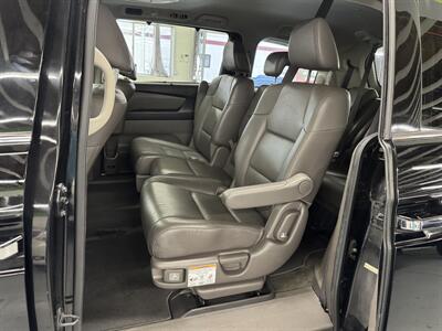 2014 Honda Odyssey TOURING ELITE LOW MILES(78K)   - Photo 13 - Portland, OR 97267