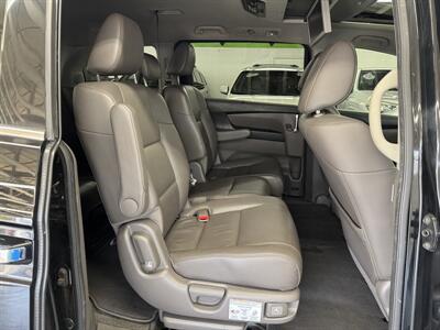 2014 Honda Odyssey TOURING ELITE LOW MILES(78K)   - Photo 15 - Portland, OR 97267