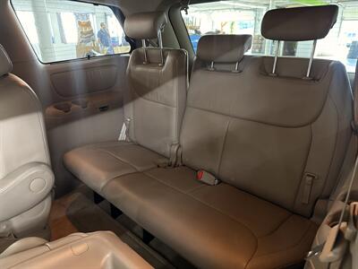 2006 Toyota Sienna Limited AWD Two owners/ Low miles   - Photo 11 - Portland, OR 97267