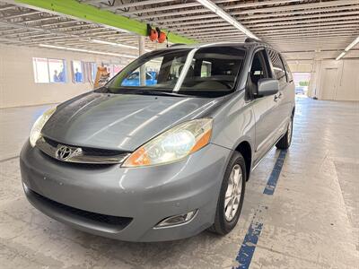 2006 Toyota Sienna Limited AWD Two owners/ Low miles Van