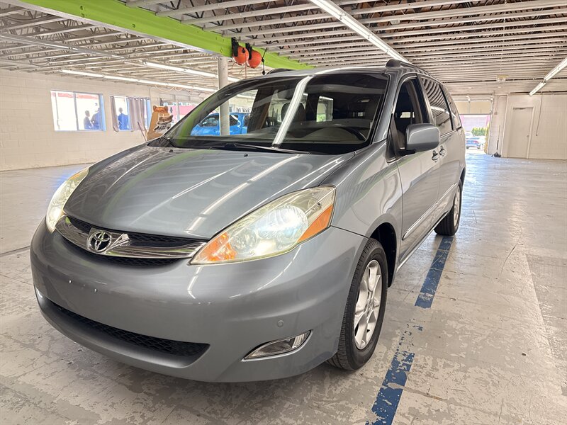 2006 Toyota Sienna Limited AWD Two owners/ Low miles  