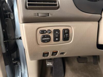 2006 Toyota Sienna Limited AWD Two owners/ Low miles   - Photo 18 - Portland, OR 97267