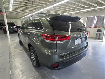 2017 Toyota Highlander XLE ONE OWNER (7 PASSENGER)   - Photo 4 - Portland, OR 97267