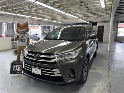 2017 Toyota Highlander XLE ONE OWNER (7 PASSENGER)   - Photo 1 - Portland, OR 97267