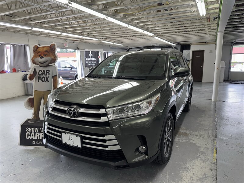 2017 Toyota Highlander XLE ONE OWNER (7 PASSENGER)   - Photo 1 - Portland, OR 97267