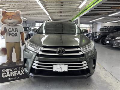 2017 Toyota Highlander XLE ONE OWNER (7 PASSENGER)   - Photo 2 - Portland, OR 97267